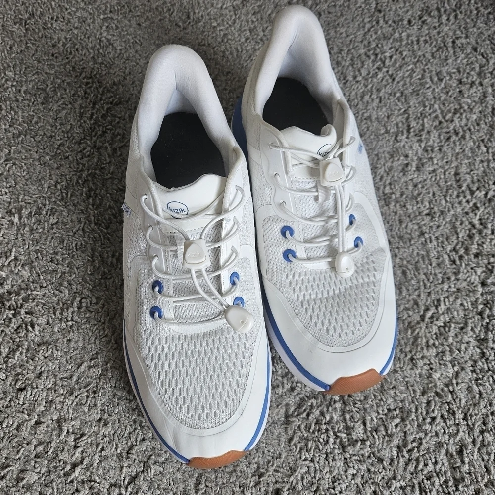 KIZIK Mens London White Knit  Athletic/Athleisure Sneakers Blue‎ Trim Size 11